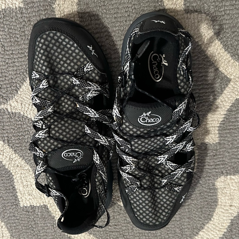 Chacos Outcross EVO Sandals 7.5